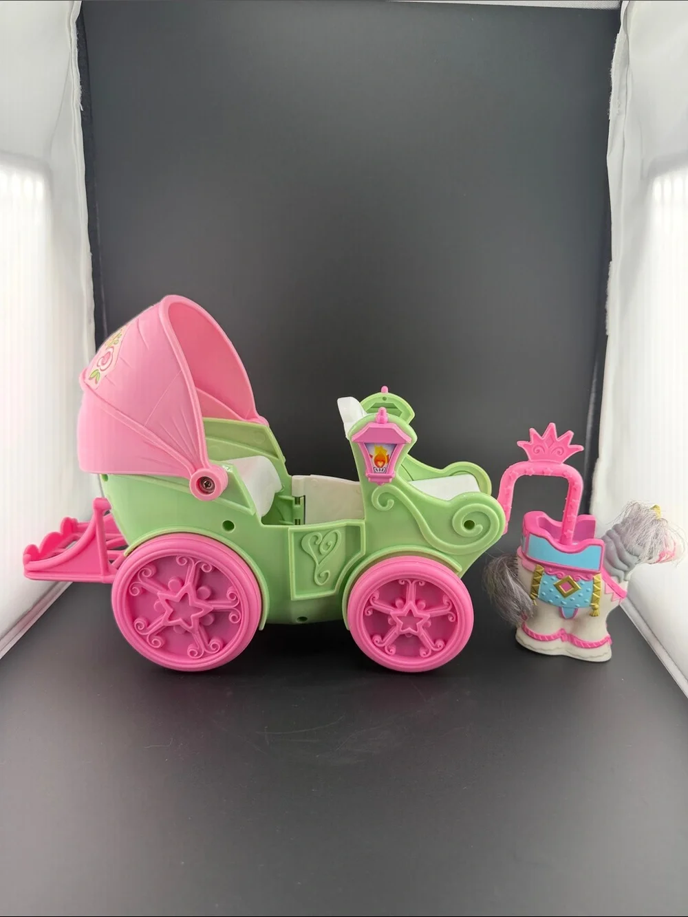 2008 Little People Fisher-Price Horse Carriage for Mia Royal Princess Coach 13